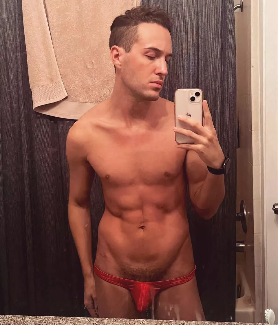 Feelin v cute in red