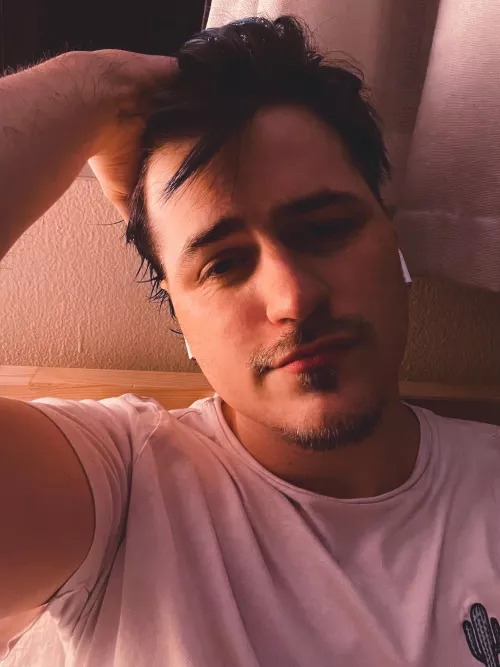 Fresh out the shower my dudes. How’s your evening?