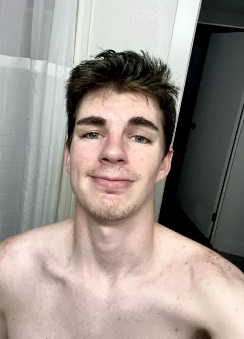 Late night baths are the best🛁🧼