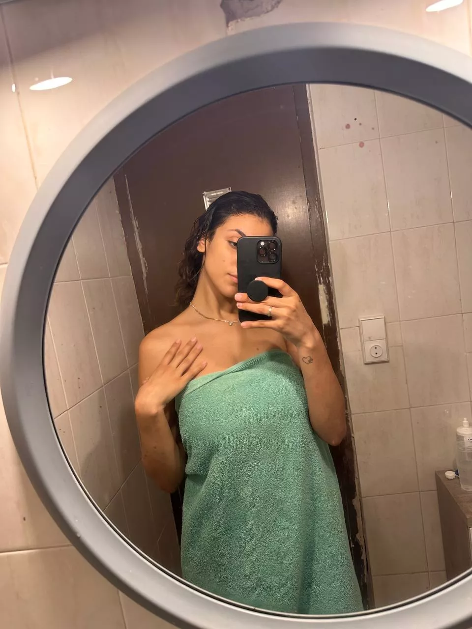 My big boobs hold that towel in place