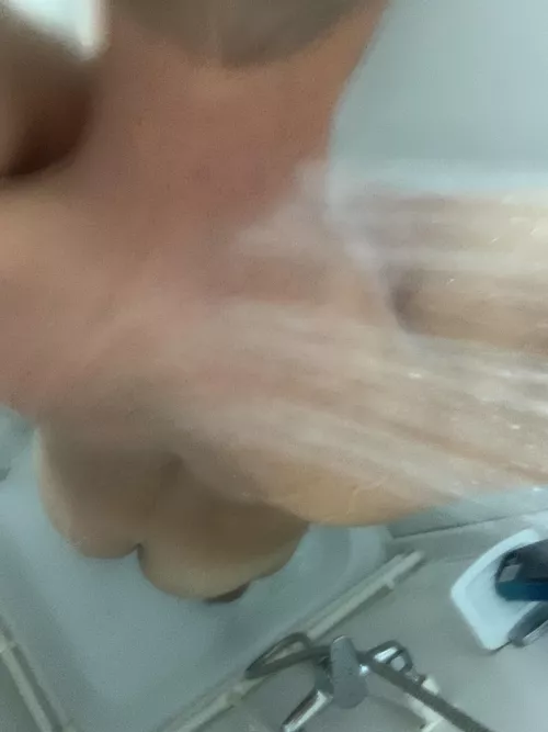 Why sell my body when I can rent it out for free 😏👌x