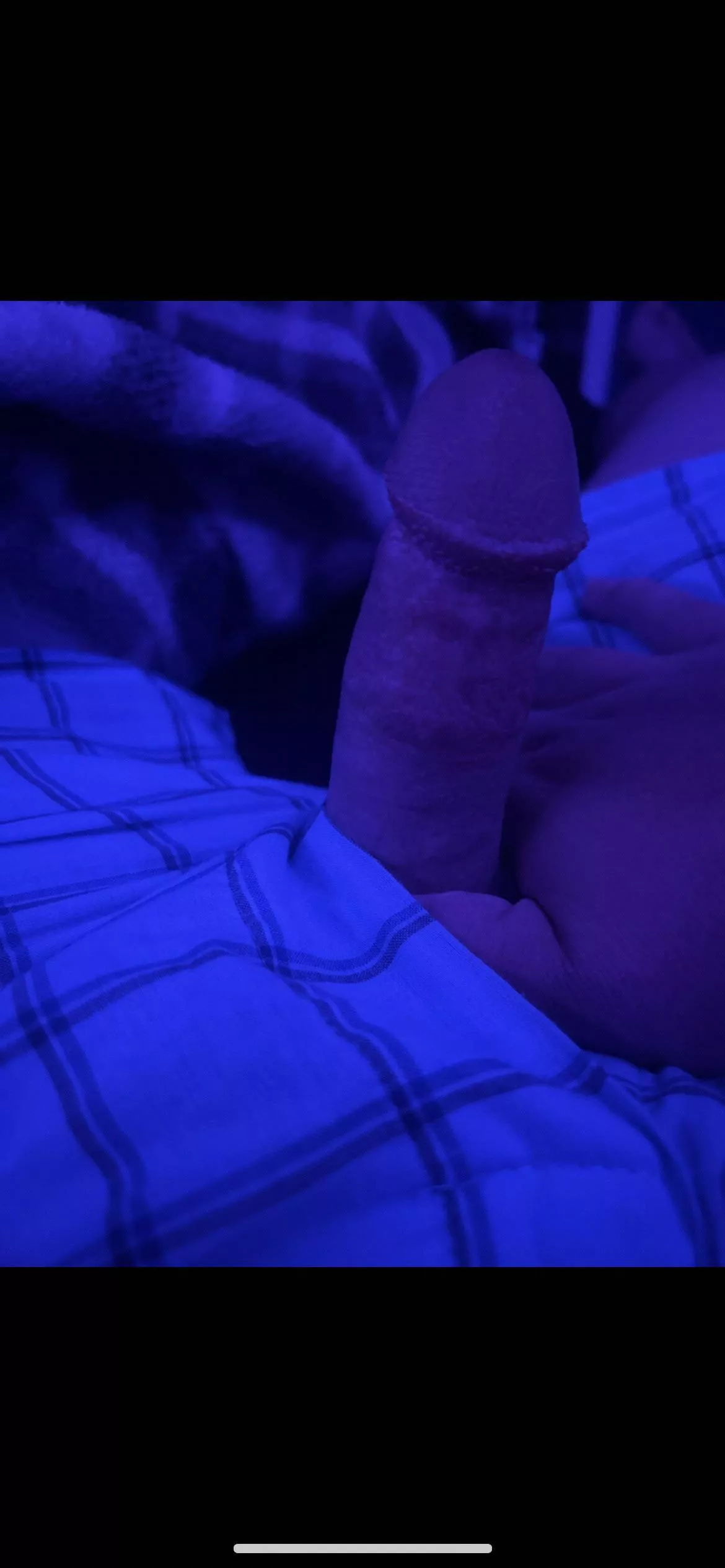 18 m anyone around age hmu