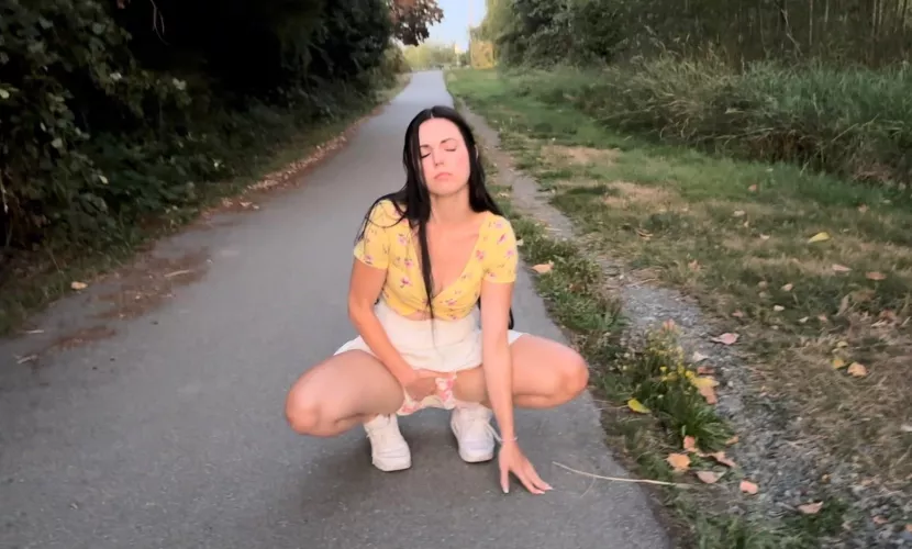 As if my diaper doesn’t make me horny enough already Daddy put the We Vibe inside me before going on a walk 😵‍💫