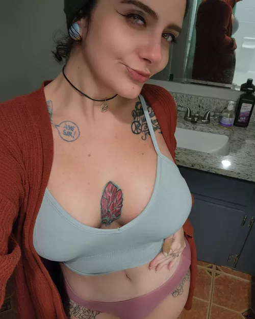 Free page 🙈 cum say hi 😈