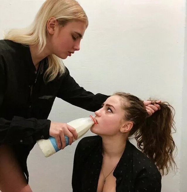 I know it's not porn but please someone tell me the name of the brunette