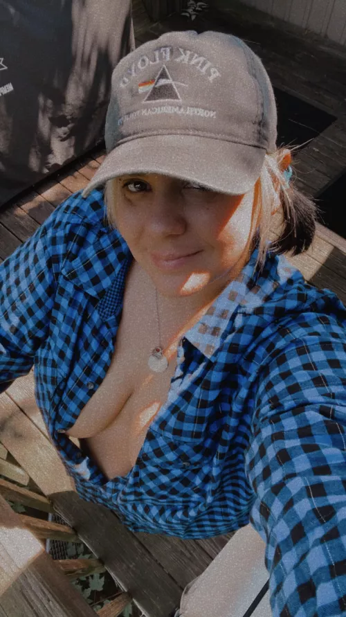 I love wearing his flannel