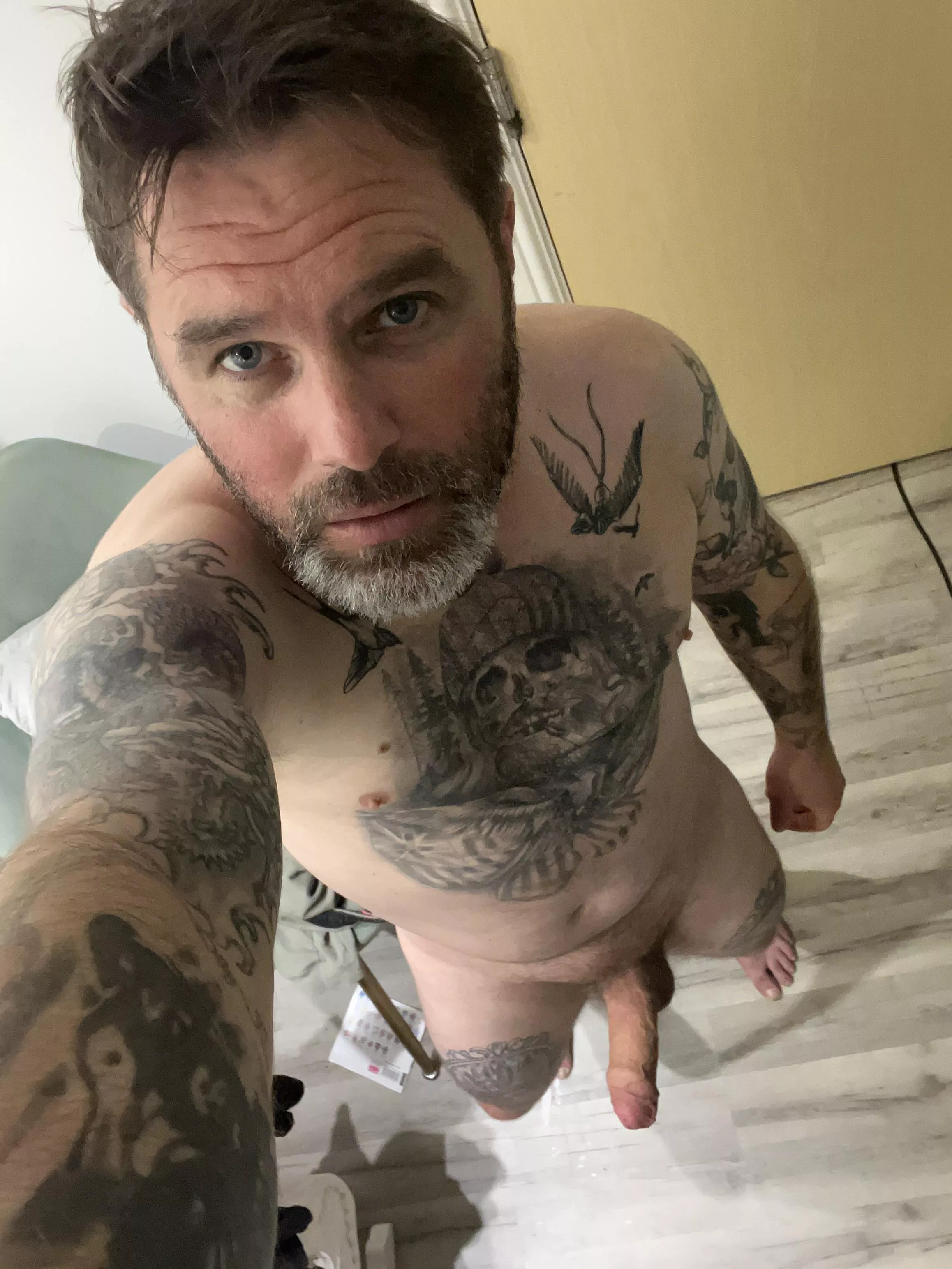 It’s so f in hot , me for the rest of the night