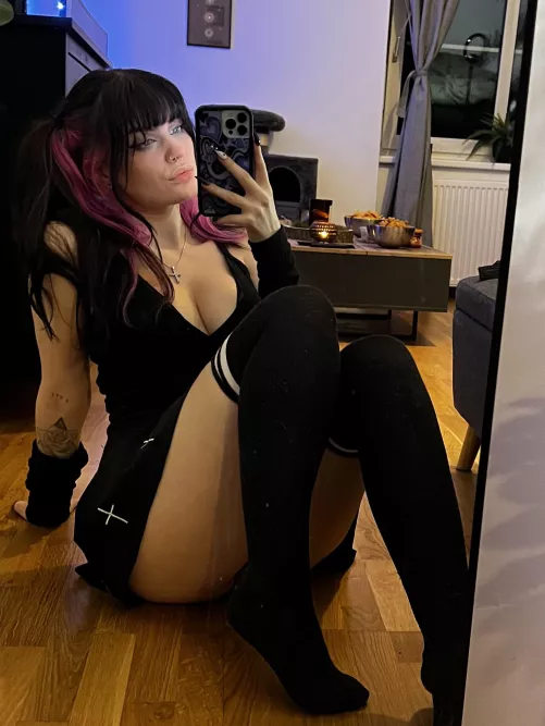 Nudes everyday anyone?👻⬇️