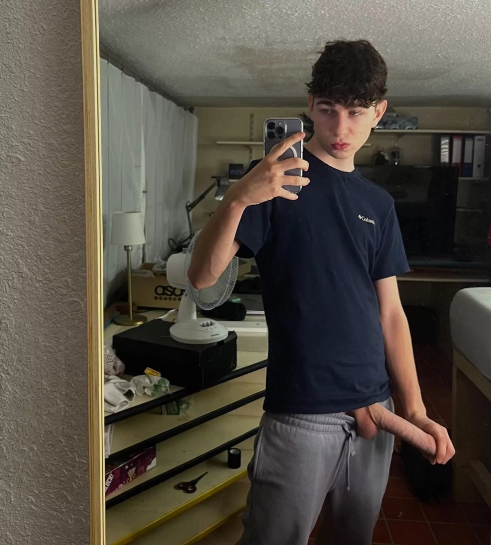 Sending nudes to people that hmu 😉