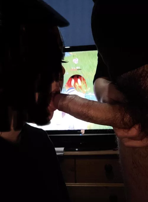 Thick and with a happy girl