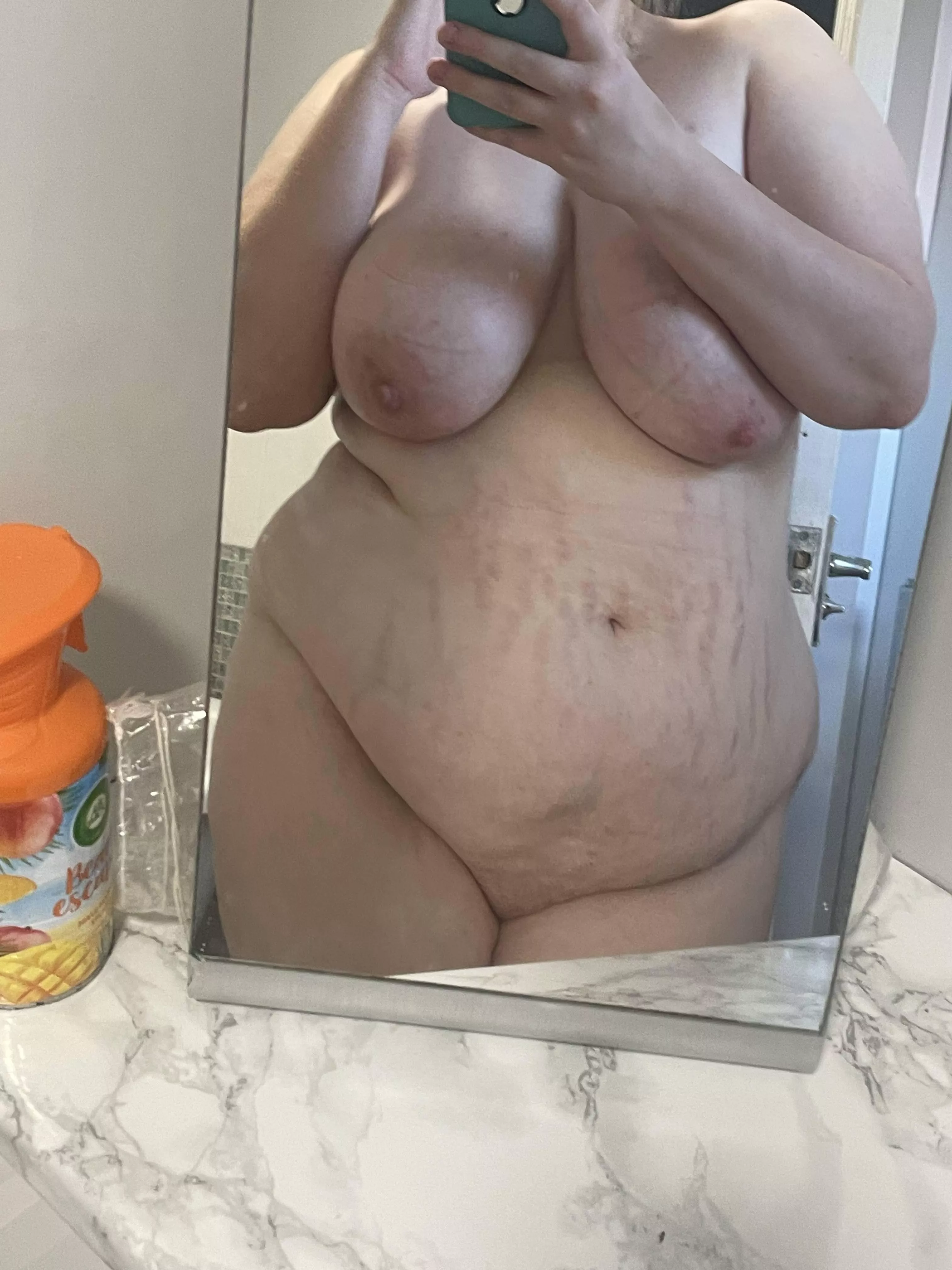 Would you jerk off to my nudes if i sent you one or two 🤔