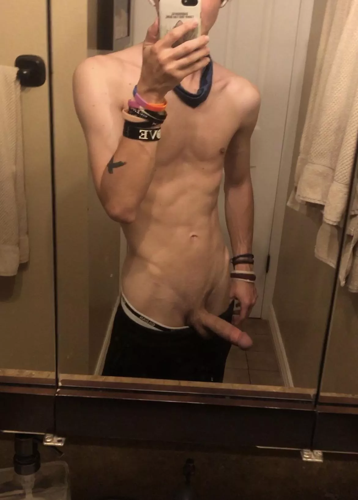 [22] first post here, do y’all like skinny twink cock? 😈