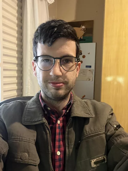 Am I cute / handsome enough to get a bf? 🫣 I have never had one