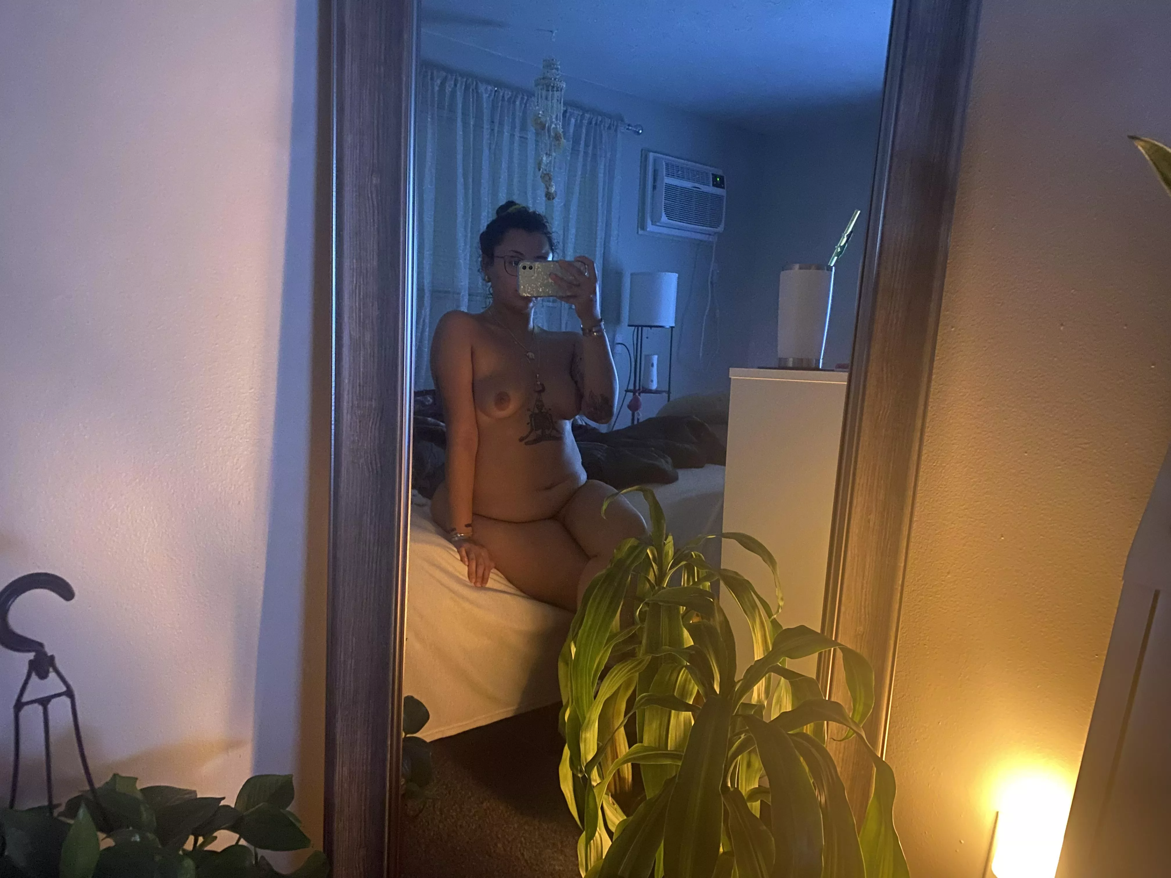 Can’t sleep and feeling bloated from drinking weekend ): Exfoliated, Lotion on, fuzzy socks... F23, 5’5, 171