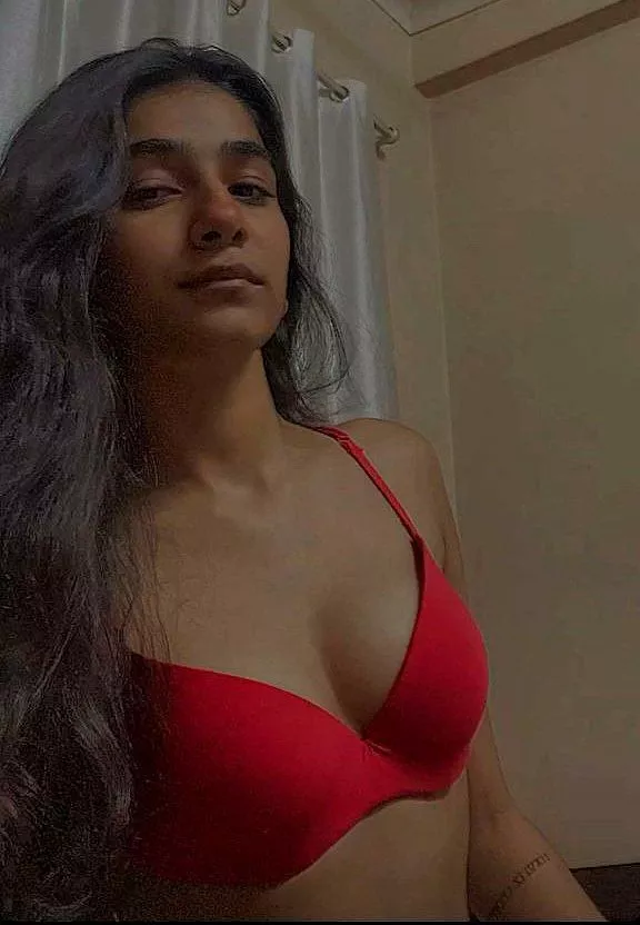 Daddy says red looks good on me.