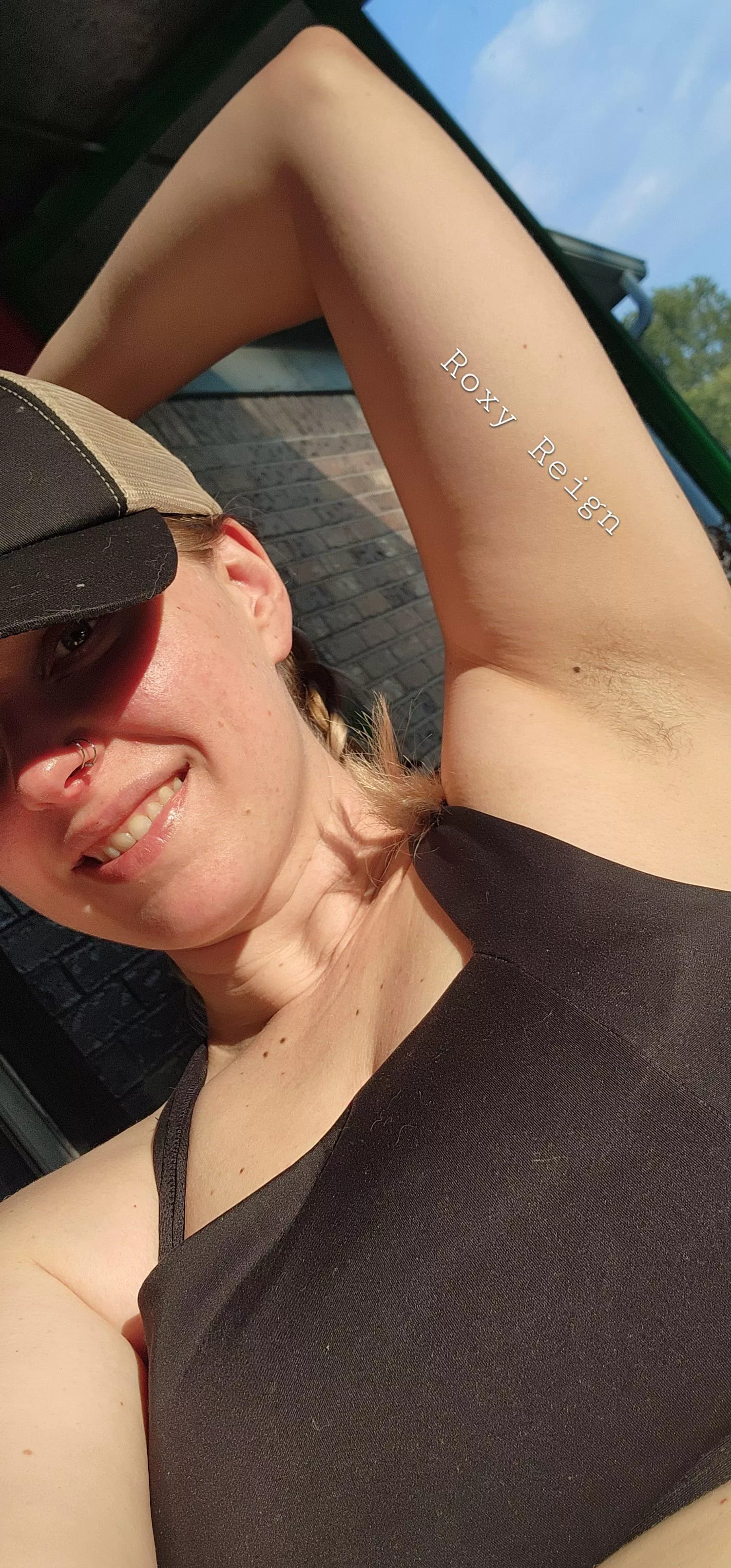 Enjoying this beautiful weather and showing off my sexy pits