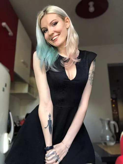 Feeling pretty on dress ❤️