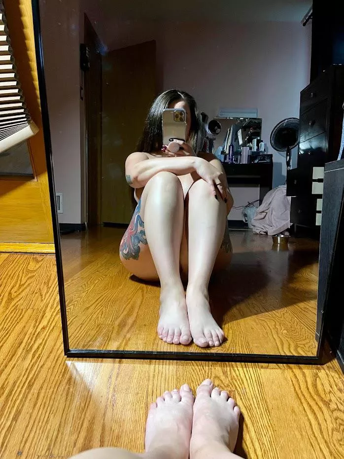 I love my mirror (f)