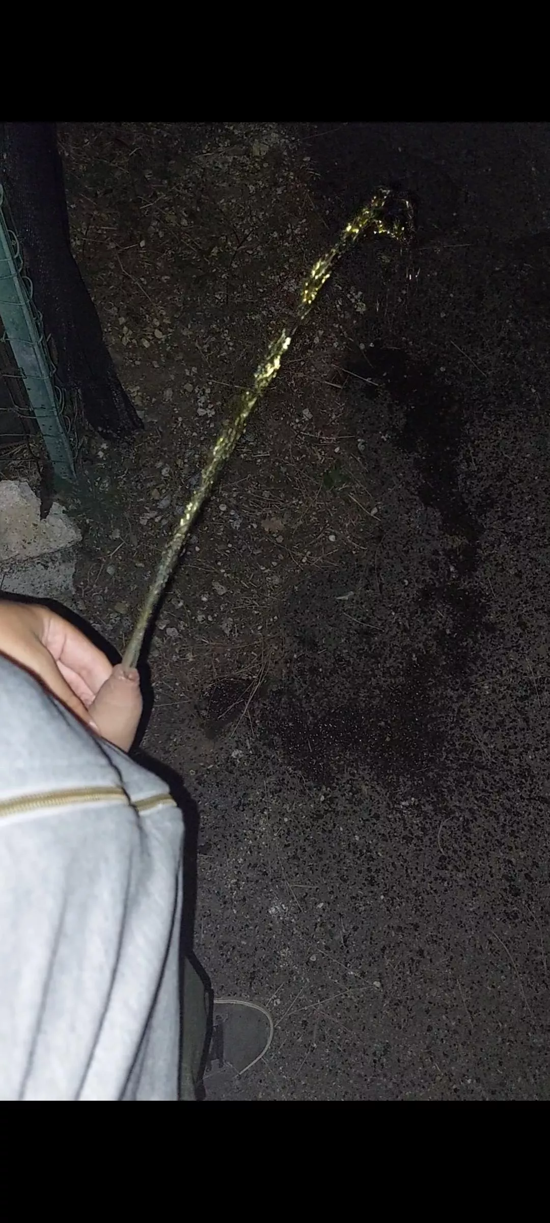 Peeing without pulling my foreskin back, I ended up wetting my hands 😆