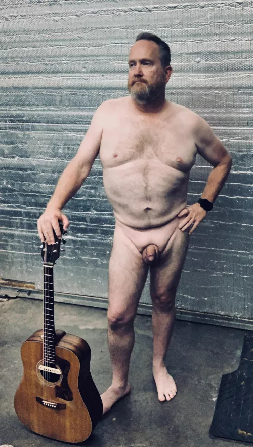 Standing [M] Full Body w/ Guitar