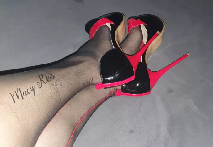 The nylons match perfectly with my heels