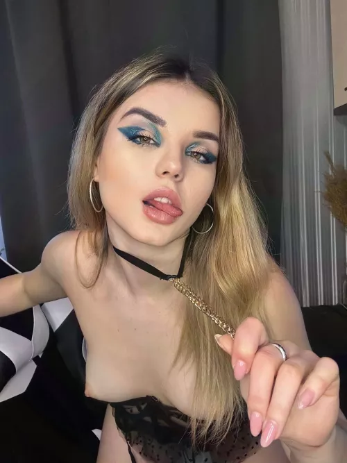 Would you play with my 18y pussy?