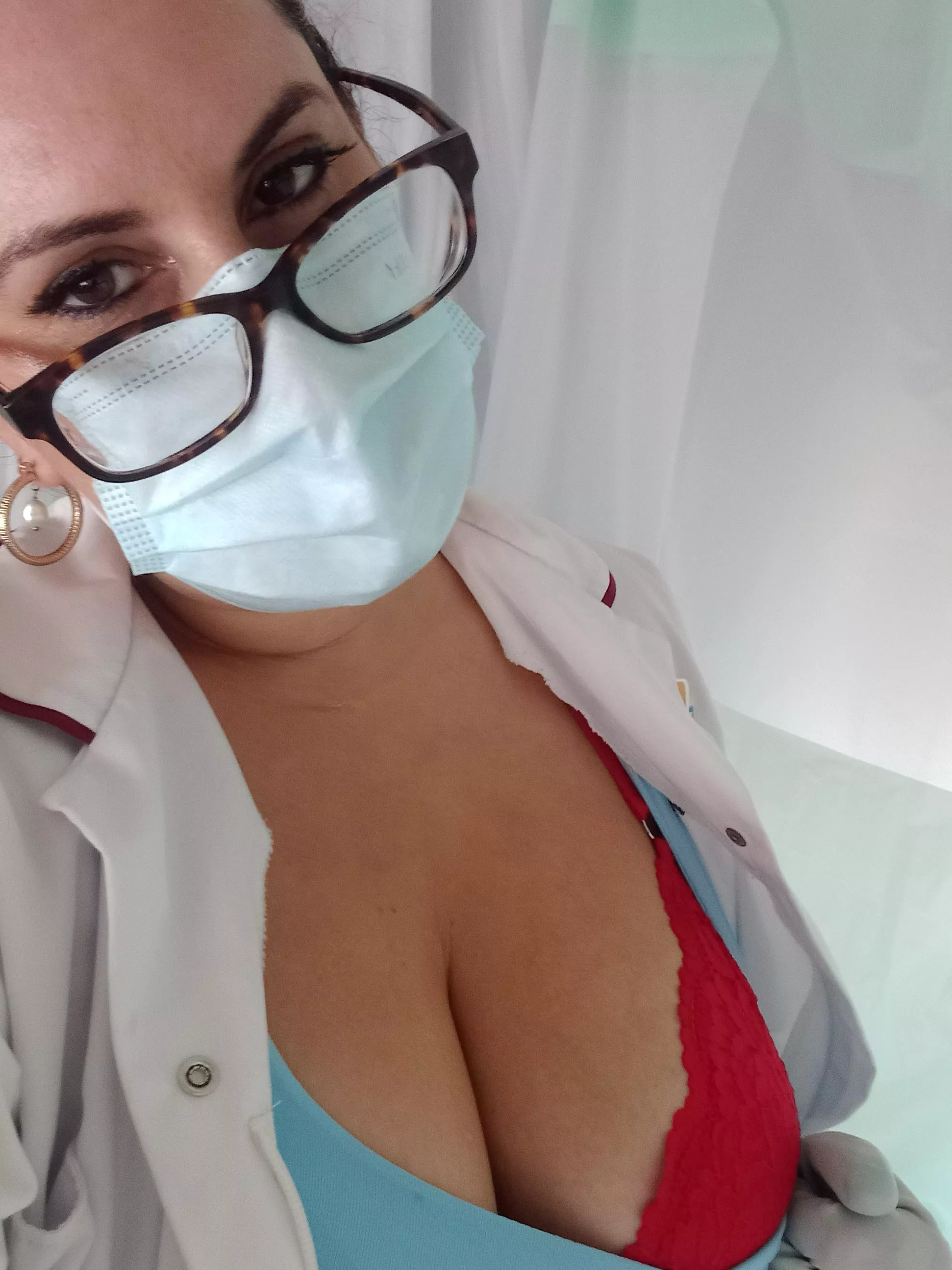 Can I treat you to a little examination xxx