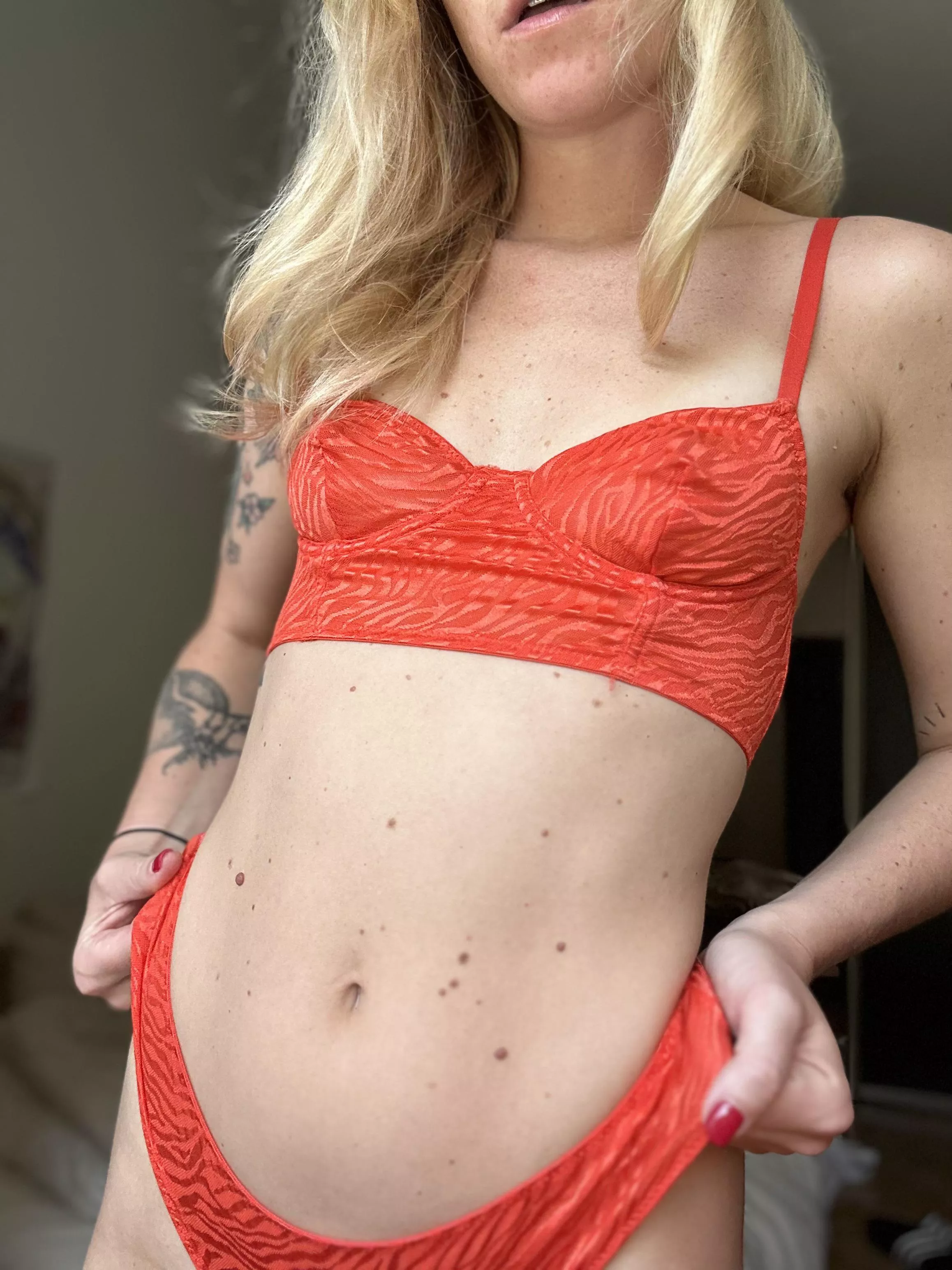 Do I have a cute belly button ?