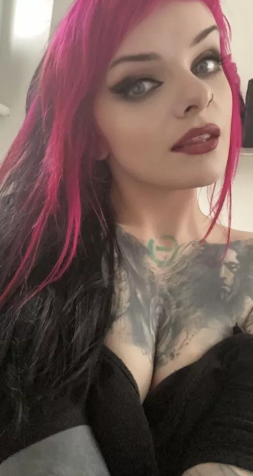 Emo girls are the best fuck toys