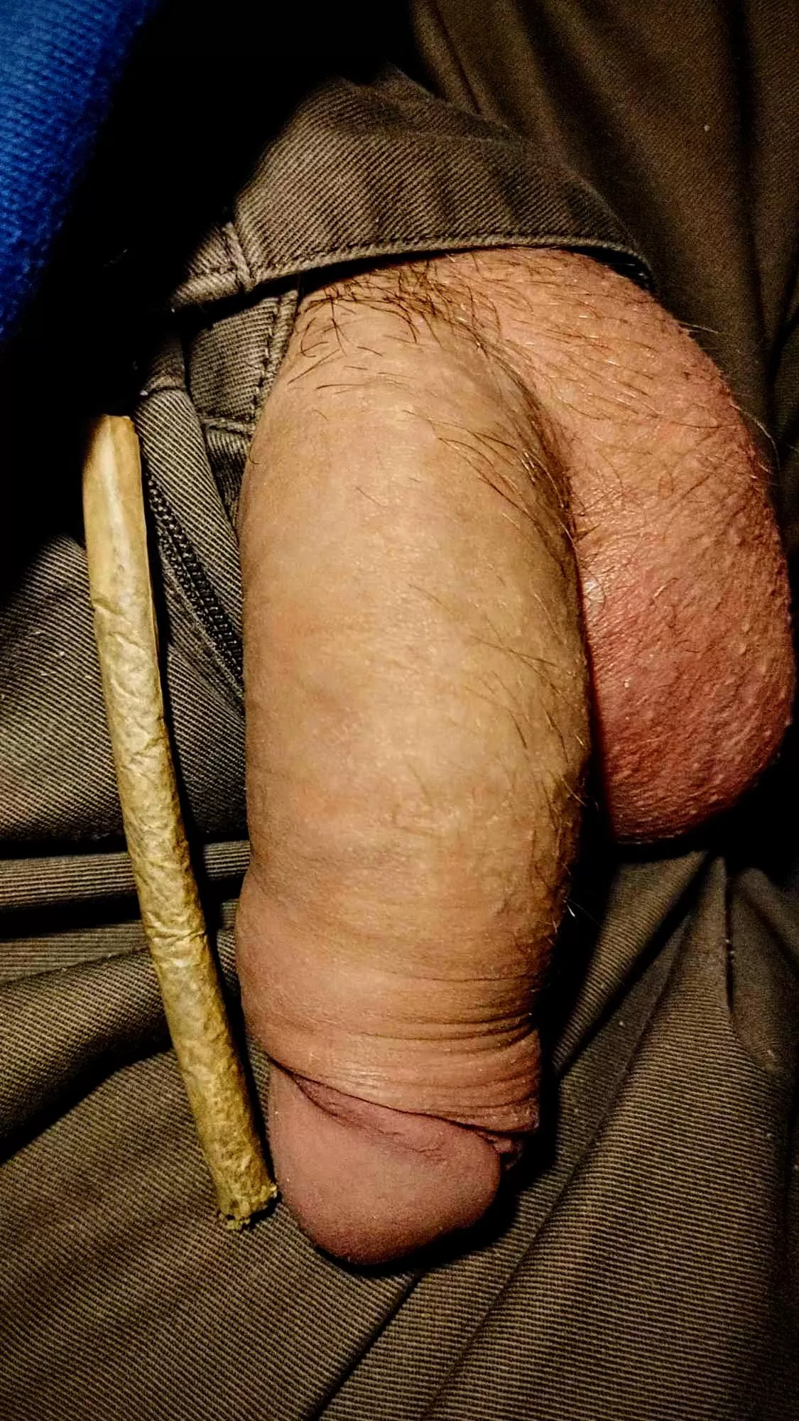 for connoisseurs, a king size joint....no hard-on...for connoisseurs, a king size joint....no hard-on...[M]