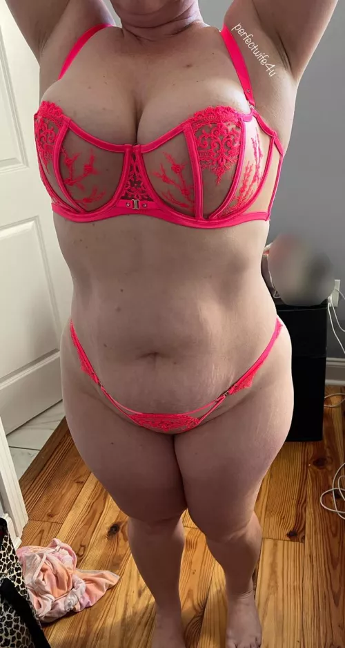 Hope you’re ready for a curvy MILF in your life