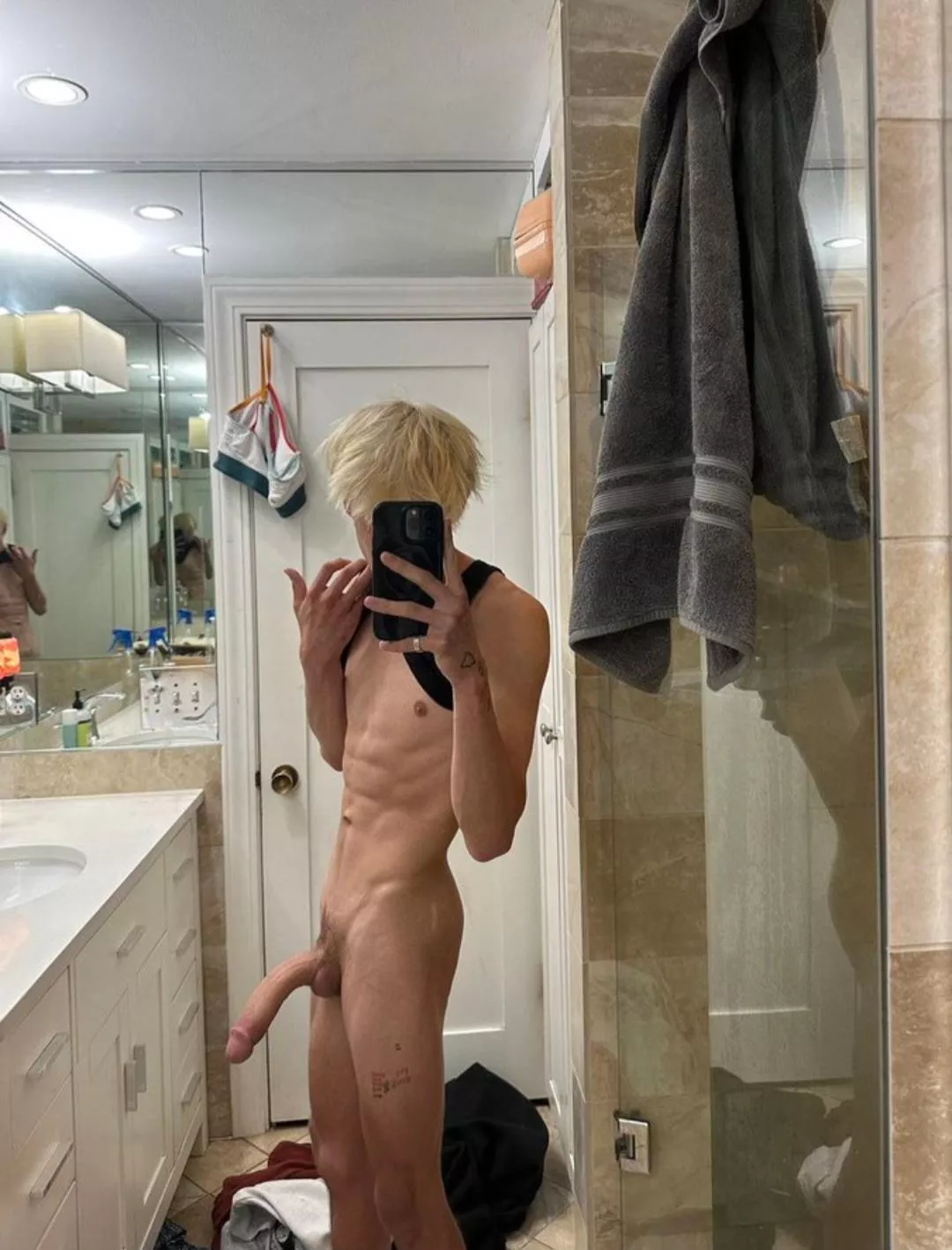 I hope I don't get banned 😶‍🌫️