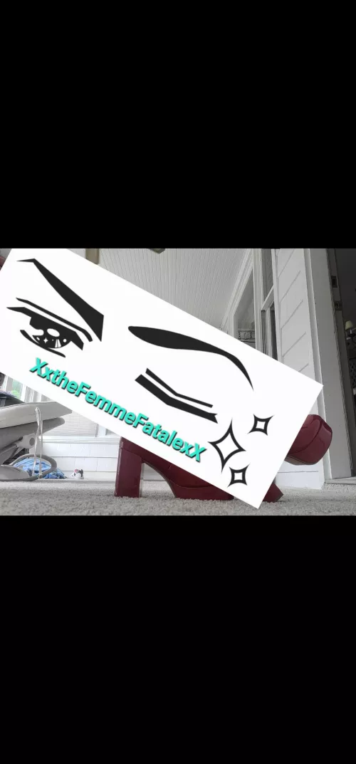 I never met a pair of red heels I didn’t like 💋