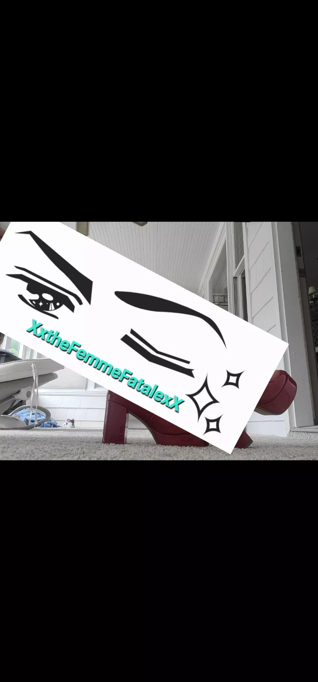 I never met a pair of red heels I didn’t like 💋