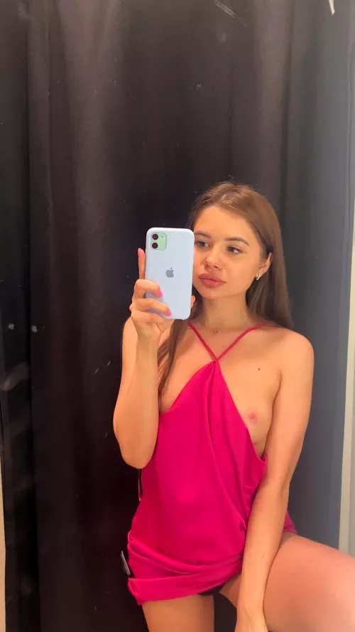 I took a selfie in the changing room again... it becomes a habit