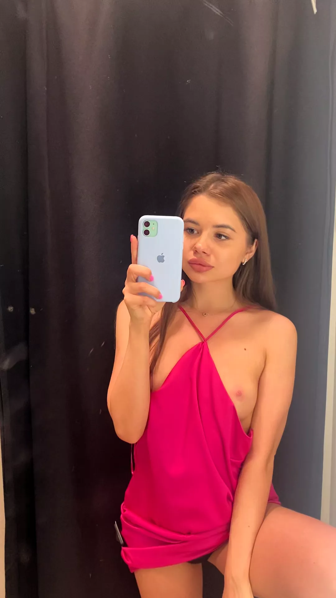 I took a selfie in the changing room again... it becomes a habit