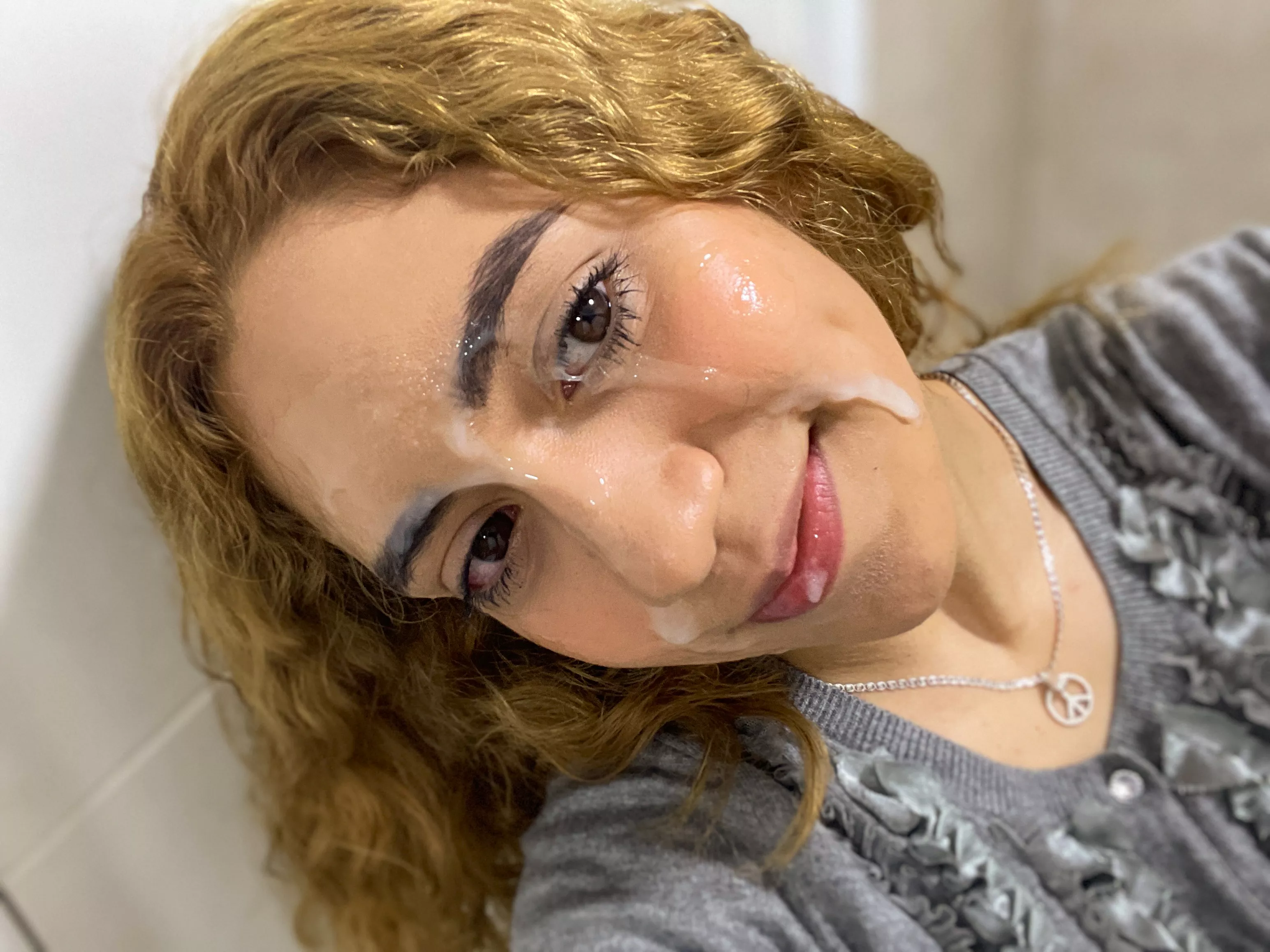 Love & peace & big facials 💗🌞