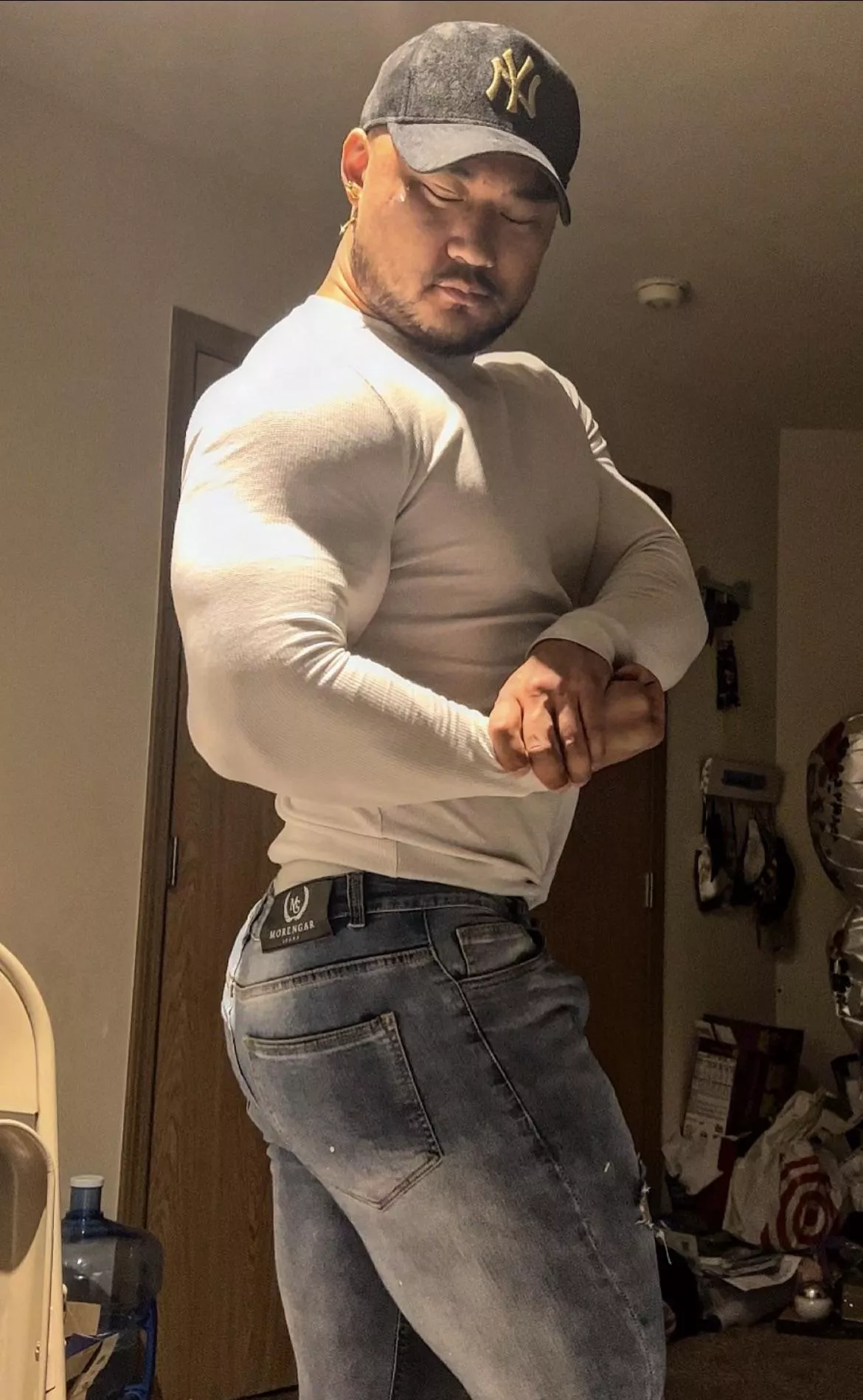 Making Larges and XLs look small