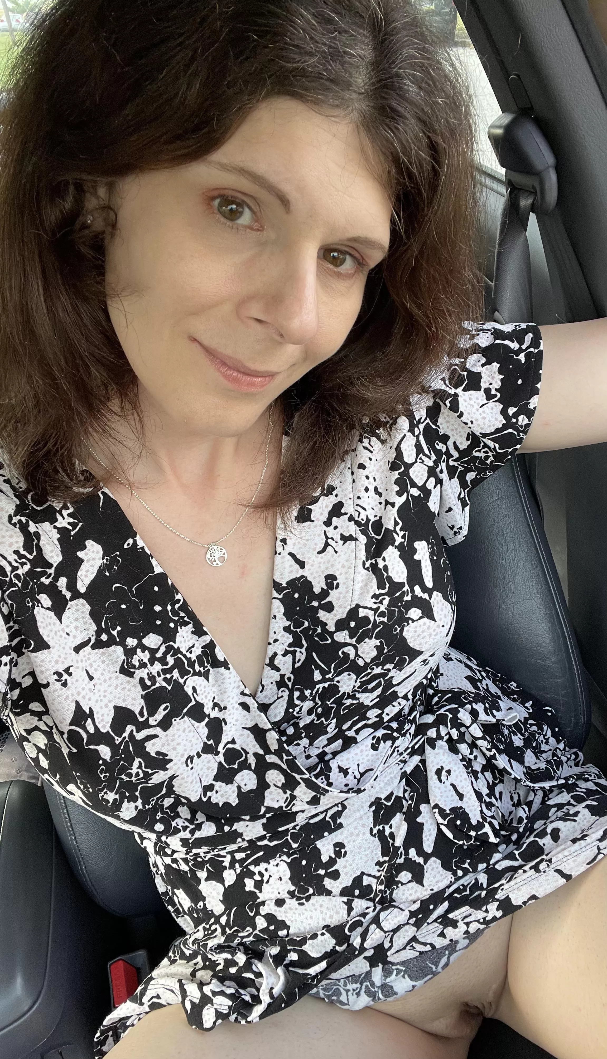 Properly dressed (no panties) with the correct attitude (genuinely smiling) 🤍41F