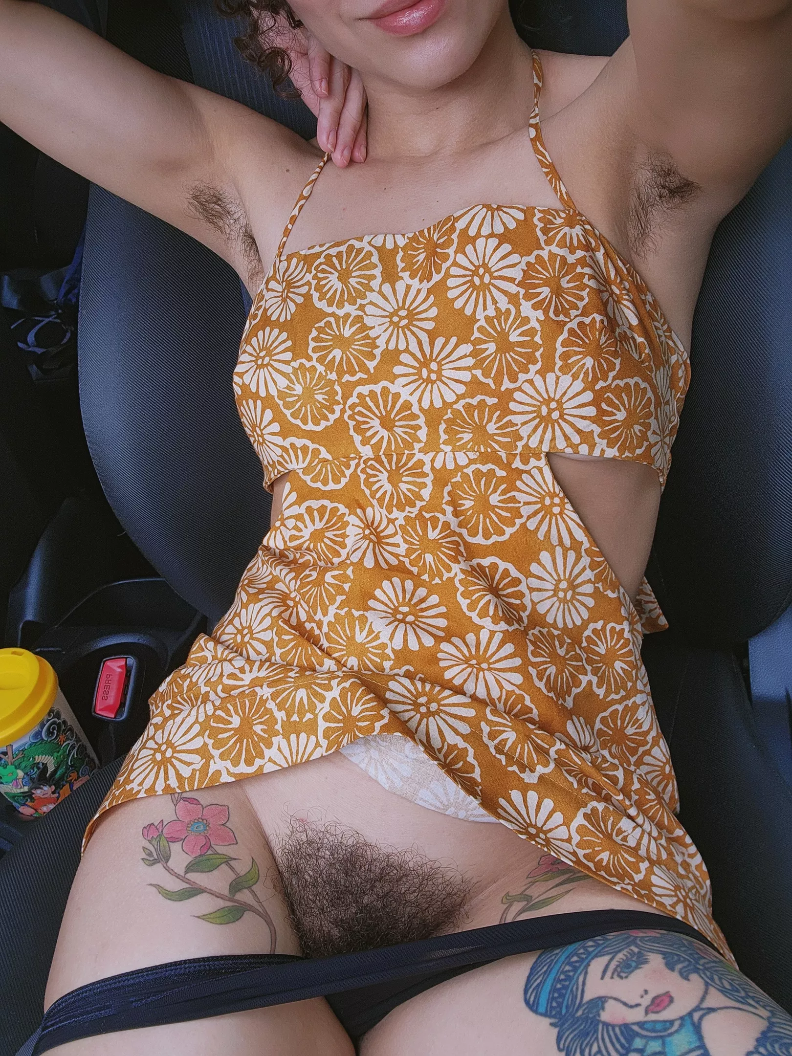 Summer dresses look even better with the armpits exposed 🤤