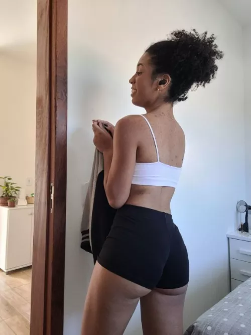 This advertises the bottom of my booty