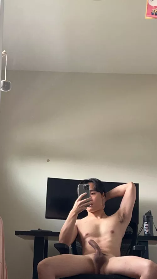 What do you think dominant smells like?