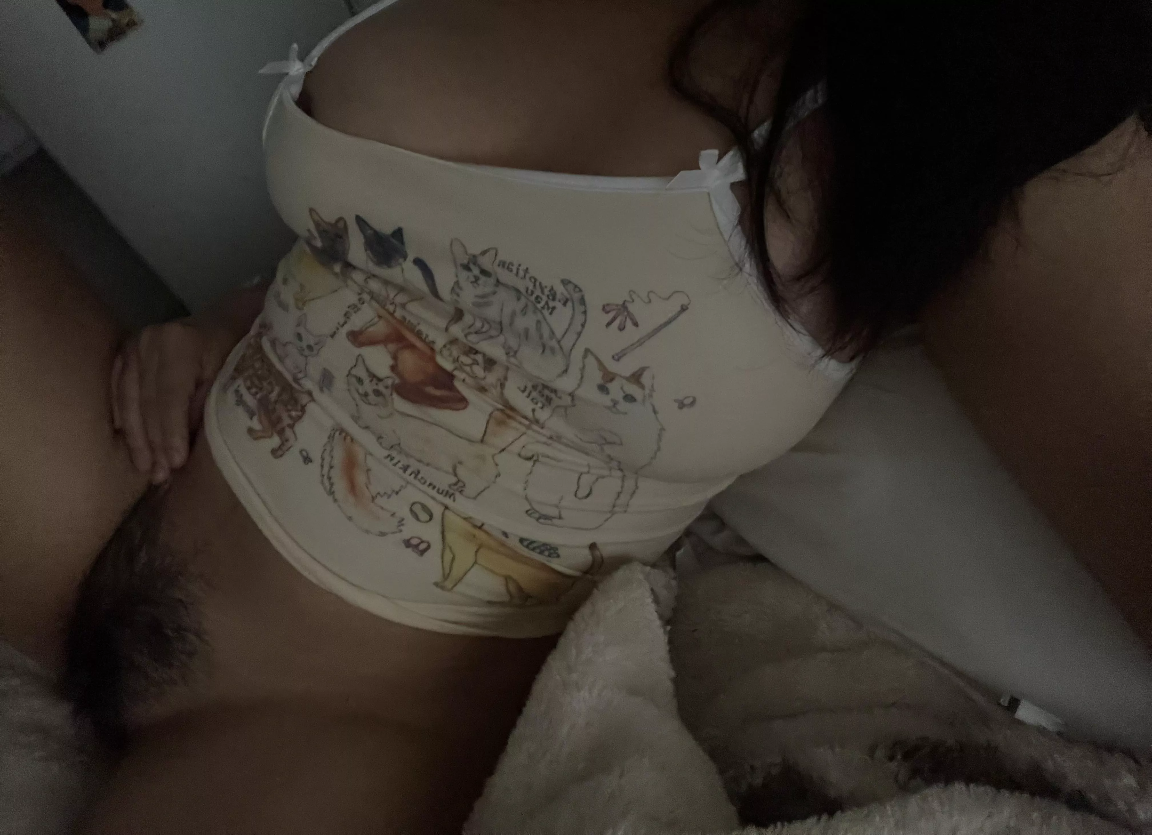 would you be tempted to fuck me if I was lying next to you?🥺