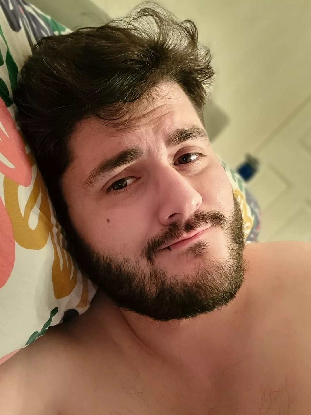 33 M UK having an off day, anyone wanna text for a bit and distract me? ❤️