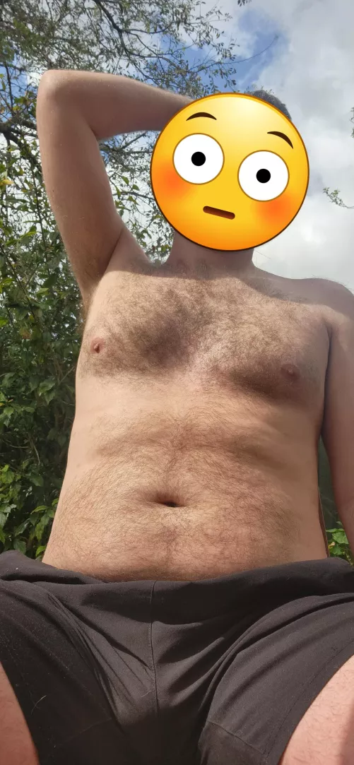 [35] just back from a run... come have a sniff 😈