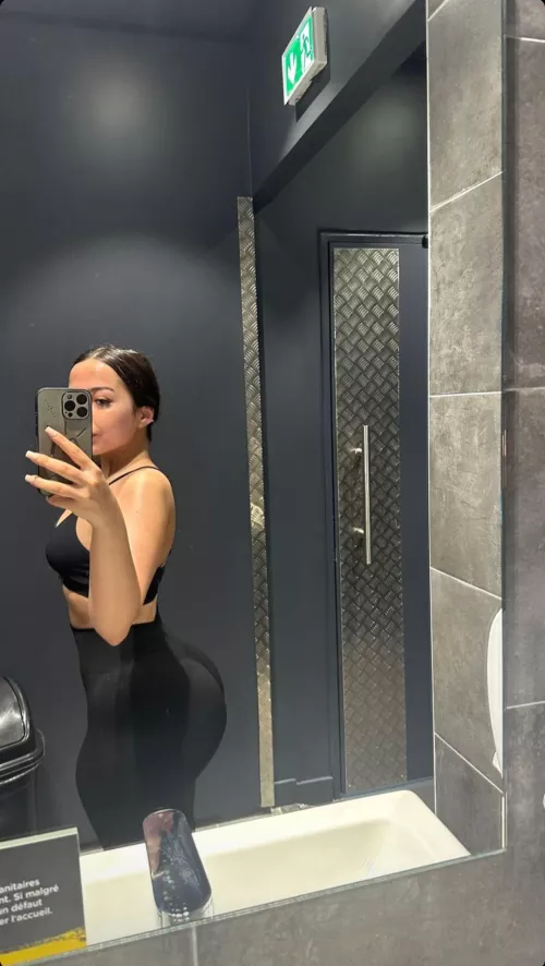 After workout selfie of her