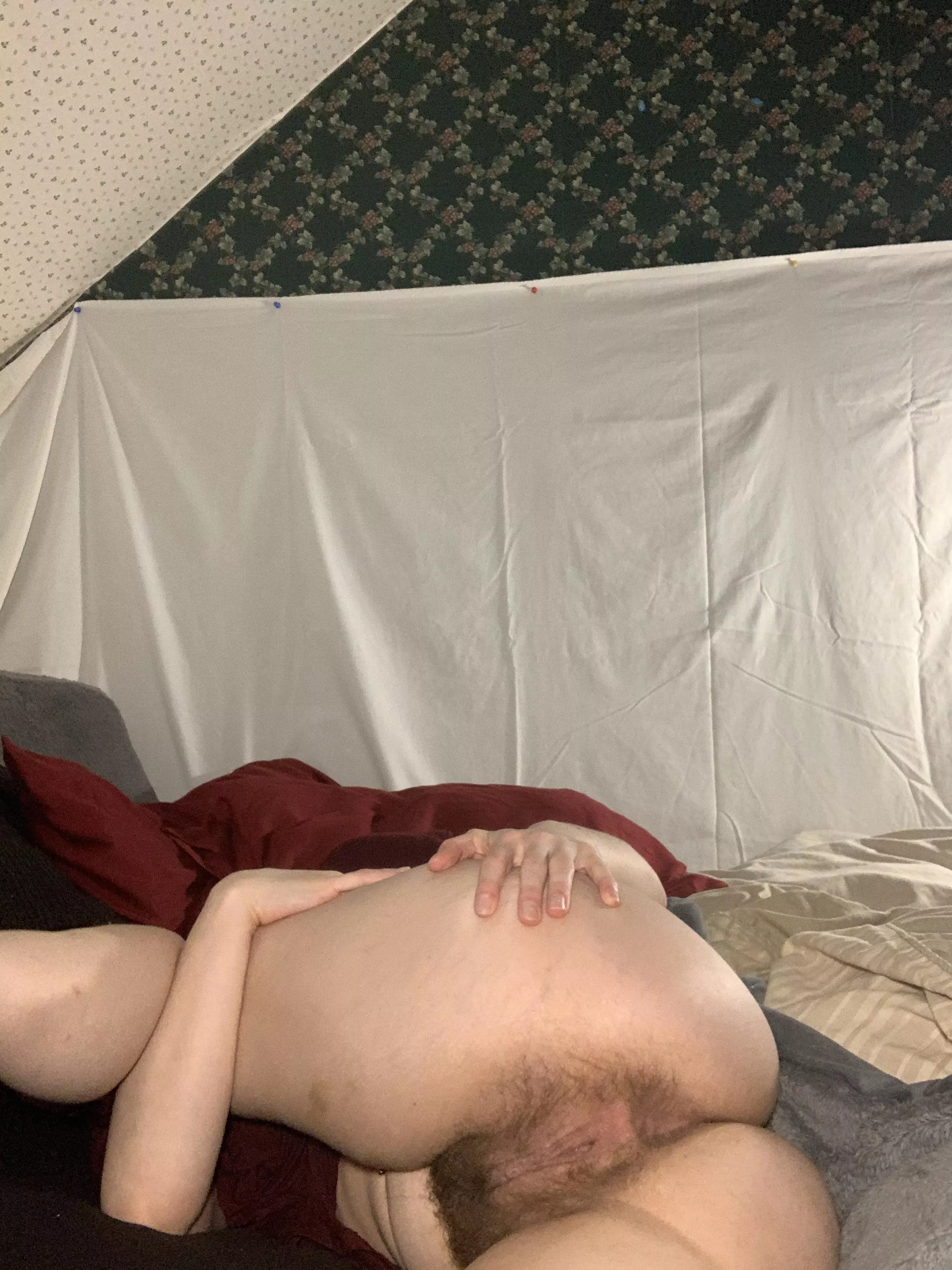 Can you believe this pussy pushed out a head?