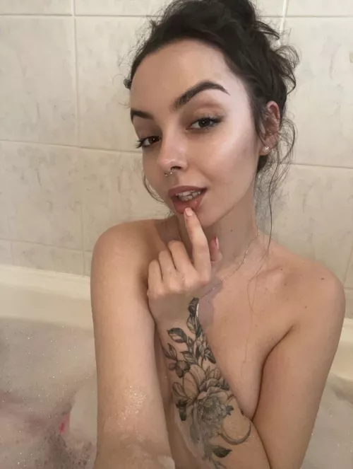 do u still think i’m fuckable w no make up on?