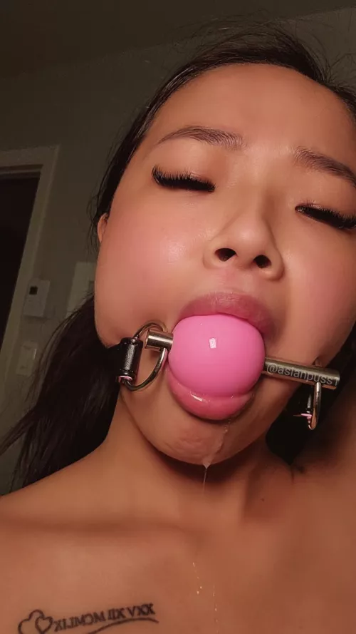 [F] 20 Asian gag