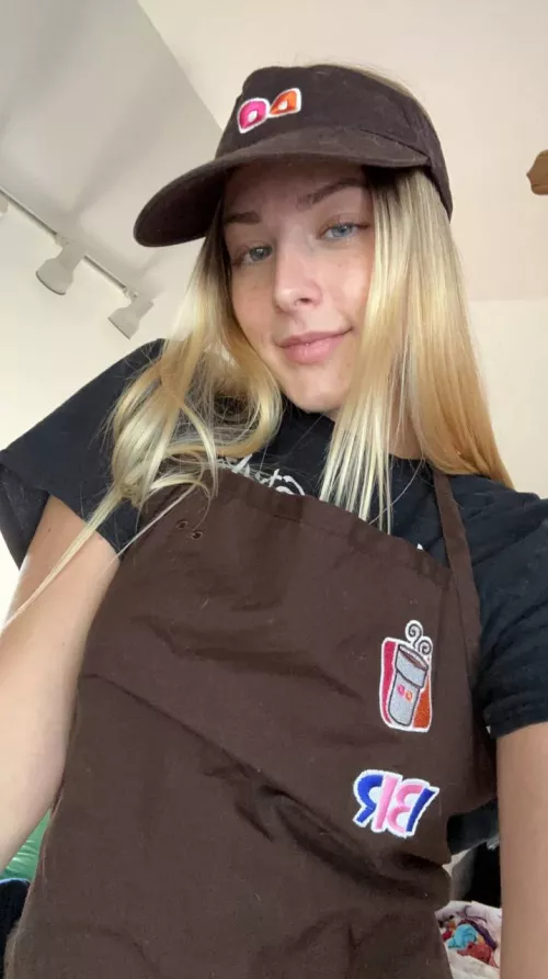 IUTR barista girl